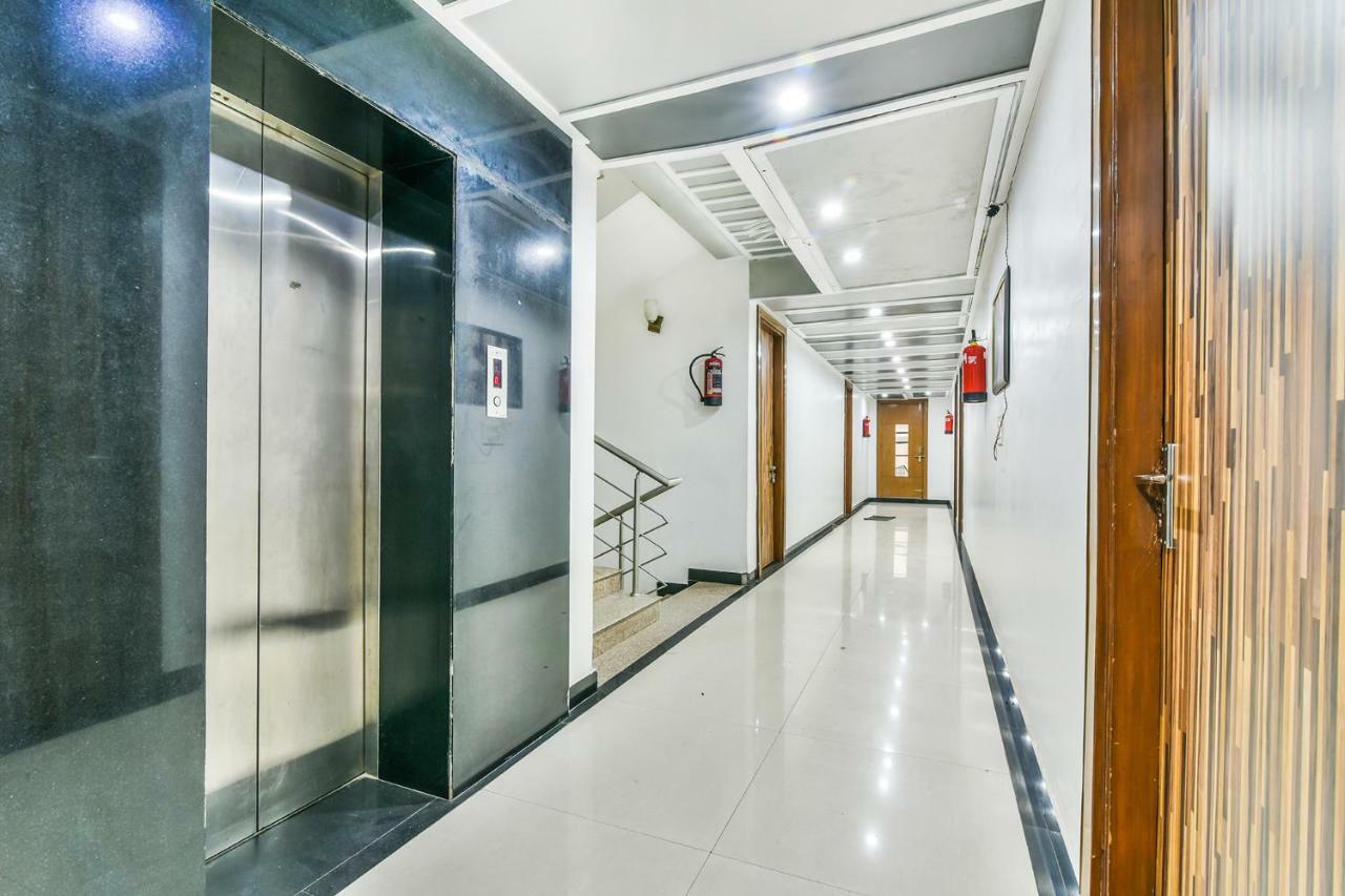 Hotel Parth Inn Ghaziabad Bagian luar foto