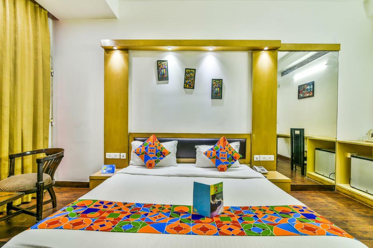 Hotel Parth Inn Ghaziabad Bagian luar foto