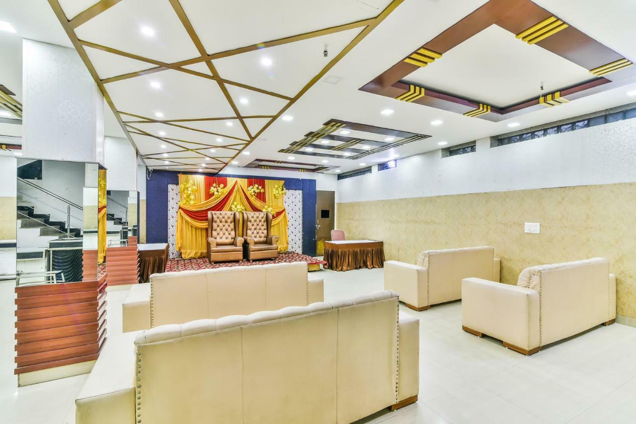 Hotel Parth Inn Ghaziabad Bagian luar foto