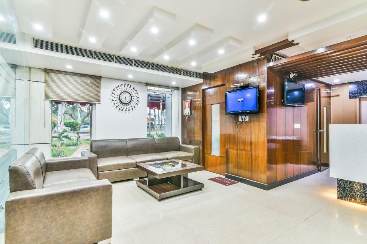 Hotel Parth Inn Ghaziabad Bagian luar foto