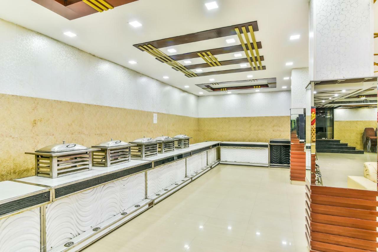 Hotel Parth Inn Ghaziabad Bagian luar foto